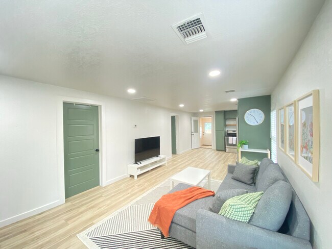 Photo - 818 S 19th St
