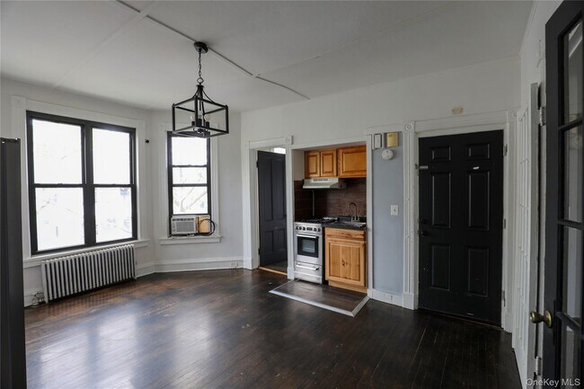 Photo - 141 St James St Unit 4b