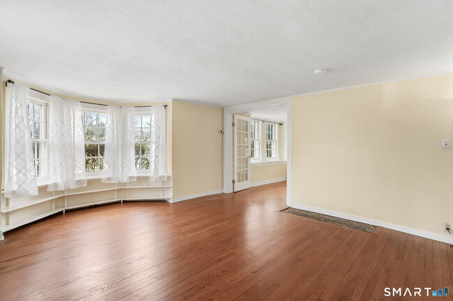 Photo - 410 Wilton Rd W Unit North
