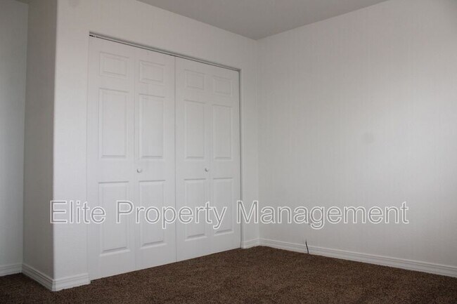 Photo - 169 S Stardust Dr