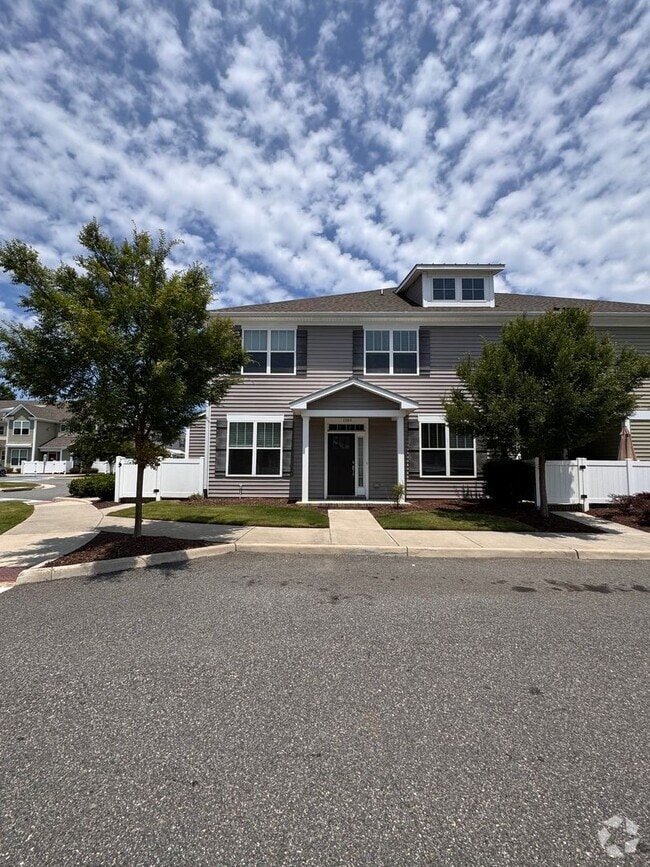 Building Photo - Resort like Living! Rental