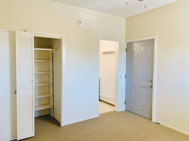 Photo - OCEAN BEACH STUDIO APARTMENT 1.5 BLOCKS TO... Unit 2221 Abbott Street, #8