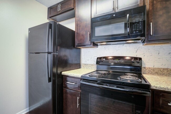 Photo - Tuscany Pointe at Tampa Apartment Homes