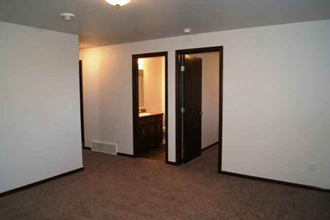 Photo - 3 Bed 3 Bath Twin Home