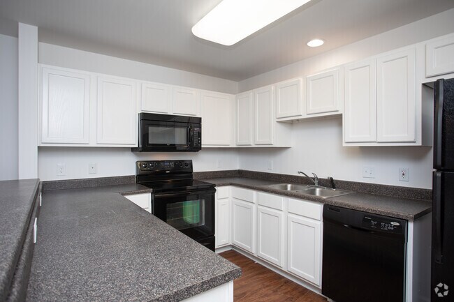 The Dens on Martin - The Dens on Martin Apartments