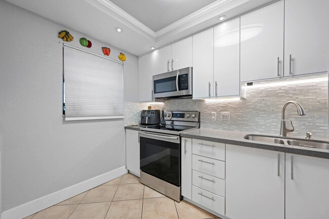 Photo - 8010 SW 152nd Ave