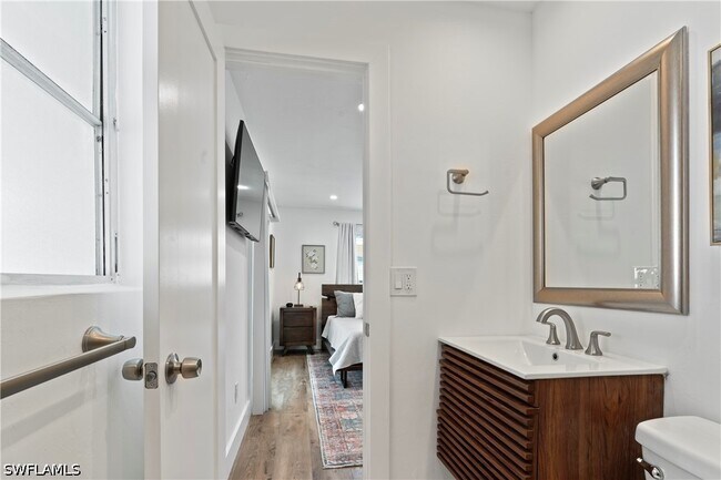 Photo - 543 107th Ave N