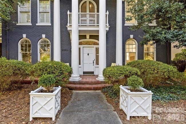 Photo - 609 Queens Rd Unit A