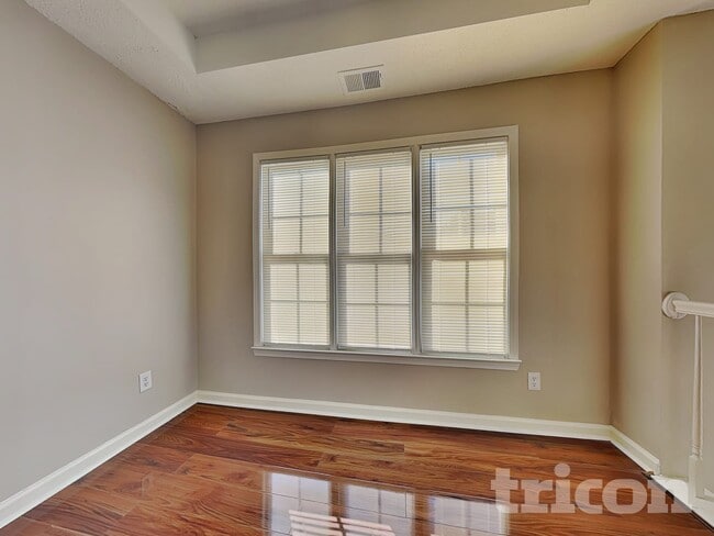 Photo - 5152 Rosetrace Cove SW