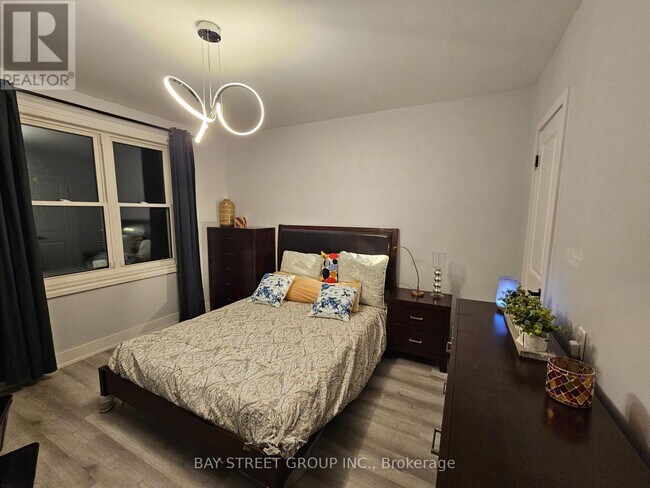 Photo - 46 Lowcrest Blvd