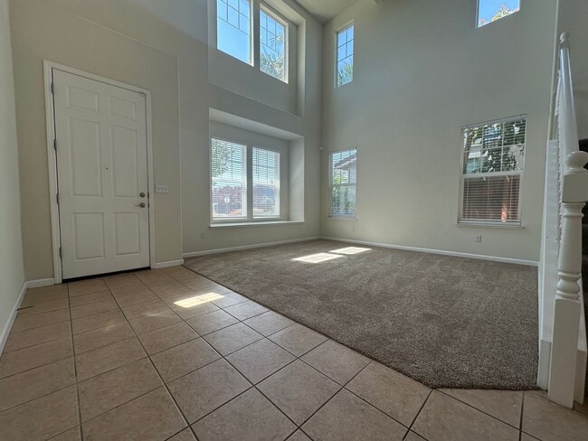 Photo - Gorgeous 3 Bed / 2.5 Bath Home in Desirable Rose Garden Community!