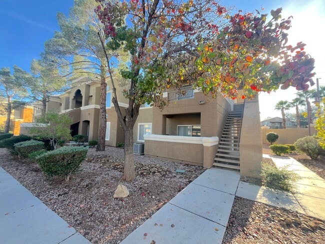 Building Photo - 2bed/2bath in Southwest gated community
