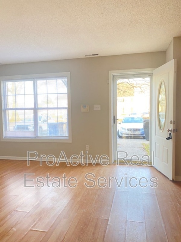 Photo - 1321 Ruddy Oak Ct