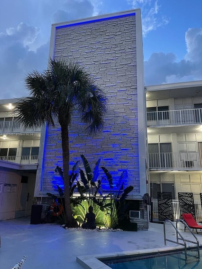 Building Photo - 2101 Normandy Dr Unit 308 Rental