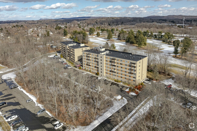 12 Putter Dr - The Towers Apartments