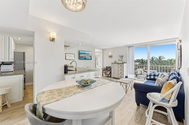 Building Photo - 1050 SE 15th St Unit 500