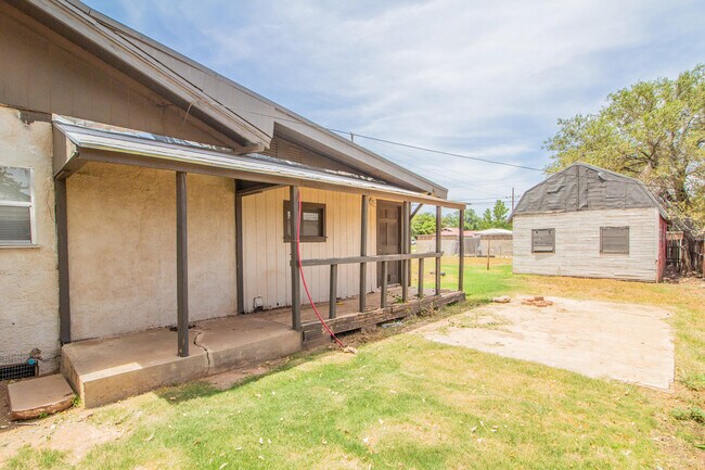 Photo - 950 W Lynn St