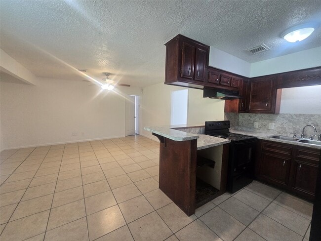 Photo - 7518 Hummingbird Ln