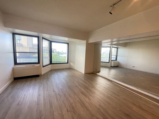 Photo - Newly Renovated Spacious 1BD/1 BA Property Available for Rent!!! Unidad 324