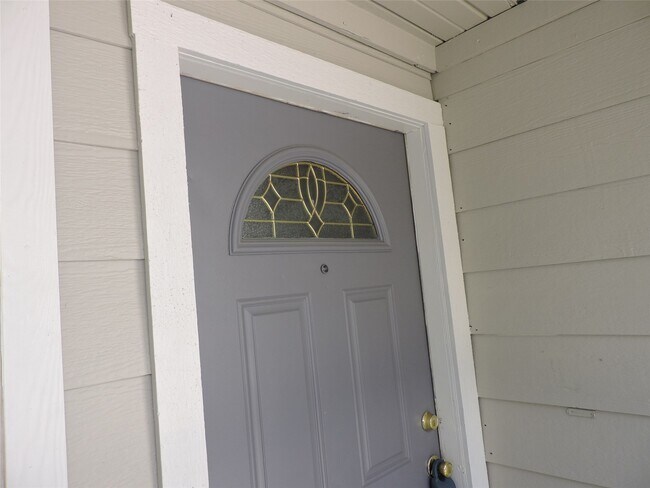 Photo - 17401 Red Oak Dr Unit 104