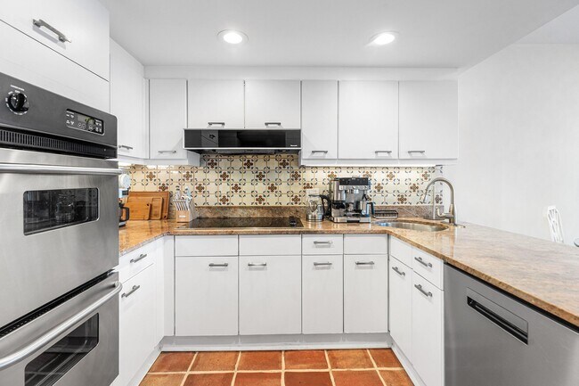Photo - 529 S Flagler Dr Unit 6g