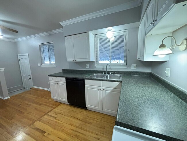 Photo - 1760 E Harry Ave