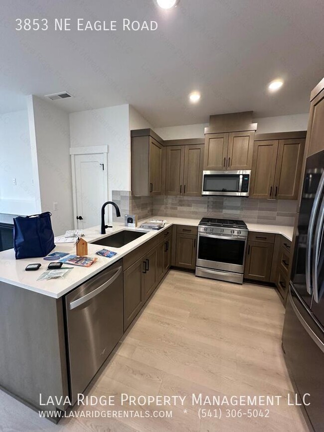 Photo - 3853 NE Eagle Rd