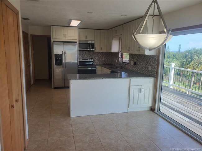 Photo - 4203 NE Skyline Dr