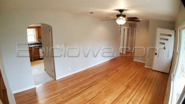 Photo - 1108 Crestview Dr SE