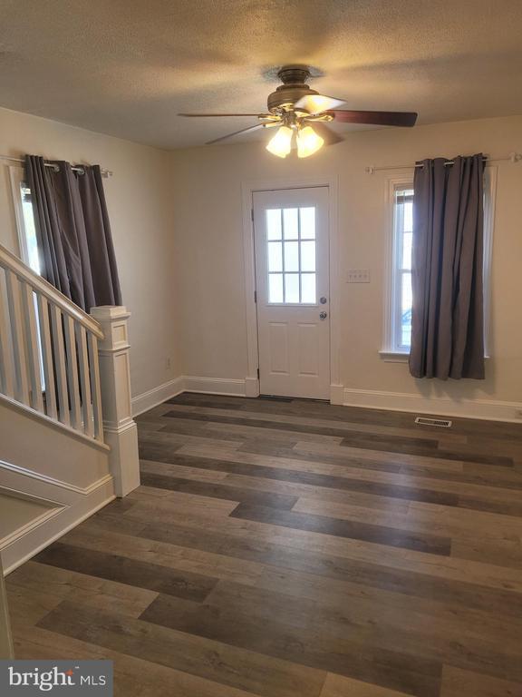 Photo - 48 Webster St