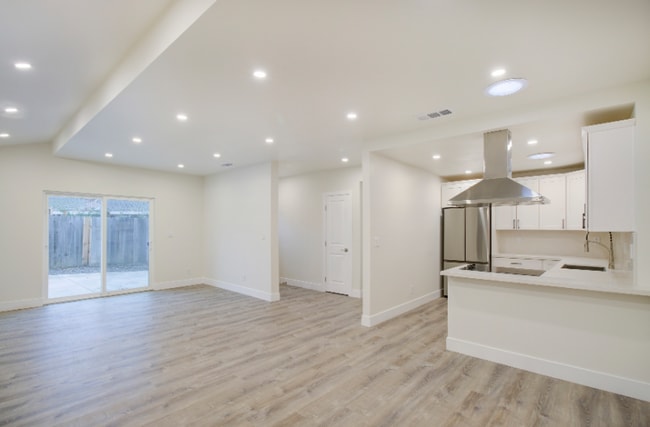 Photo - 1650 Colusa Ave