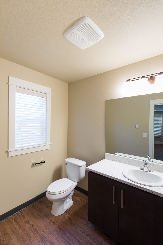 Photo - 915 SW 10th St Unit 101