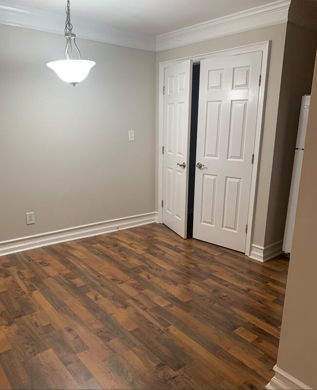 Brickettwood Apartments