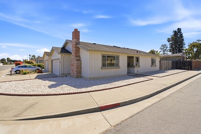 Photo - 745 Cedar Dr
