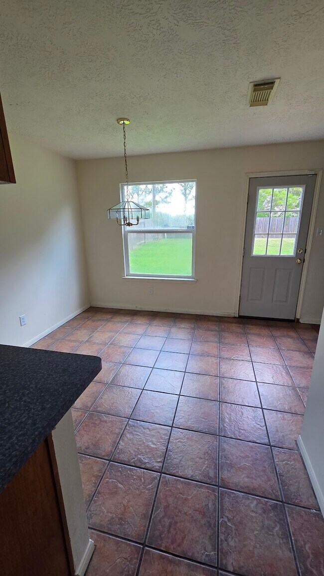 Building Photo - 10822 Glenora Dr Rental