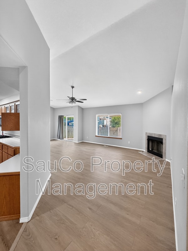 Photo - 205 NW 8th Ct