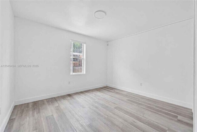 Photo - 1168 NW 30th St