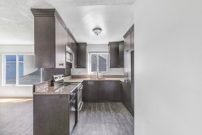 600 Almond Ave