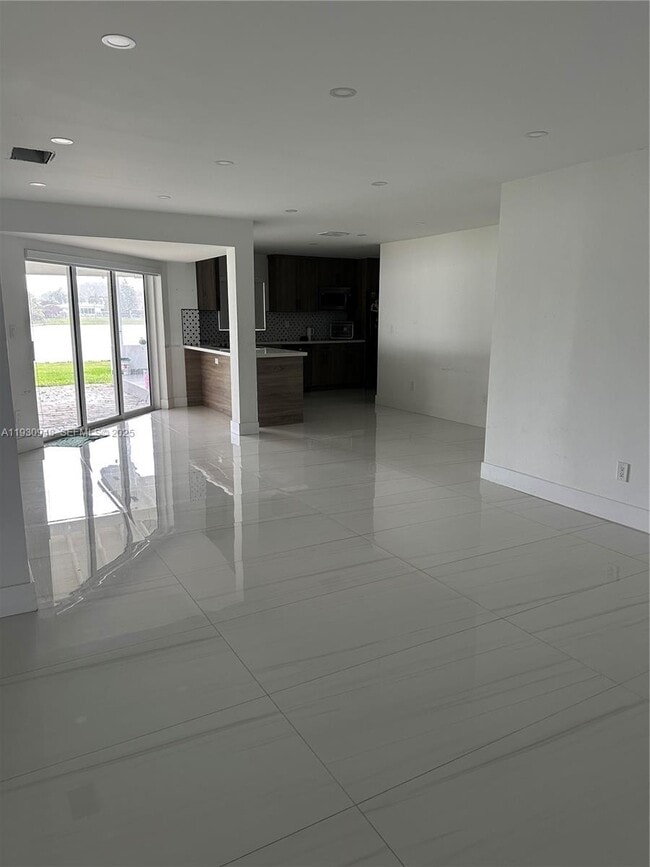 Photo - 14830 Harding Ln