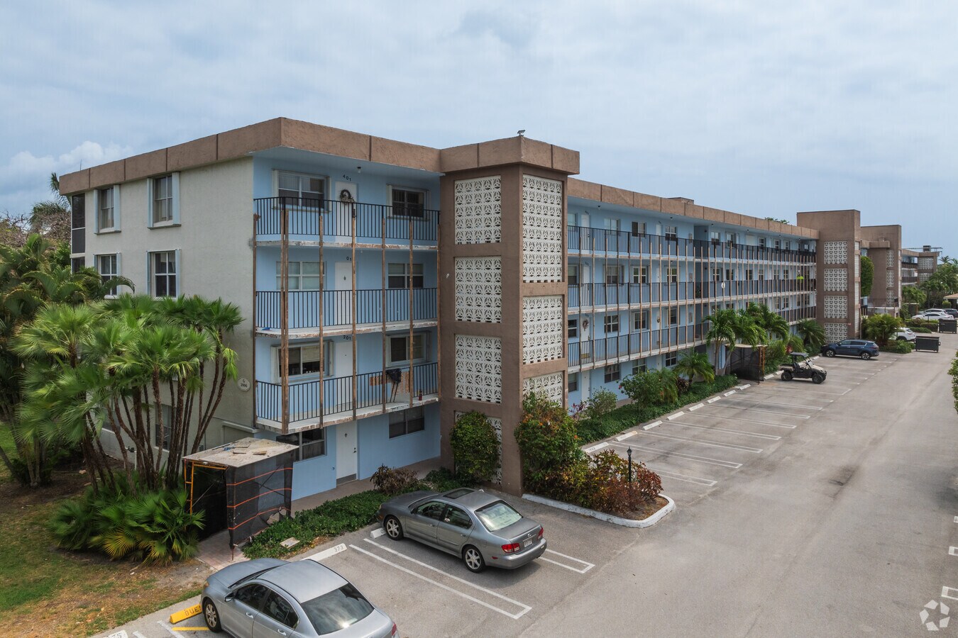 Alterno - Seagate of Gulfstream Condominiums