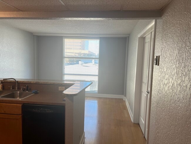 Photo - 151 E Washington St Unidad 503