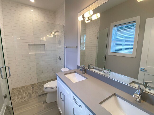 Photo - 3347 N Kenmore Ave Unidad 3S