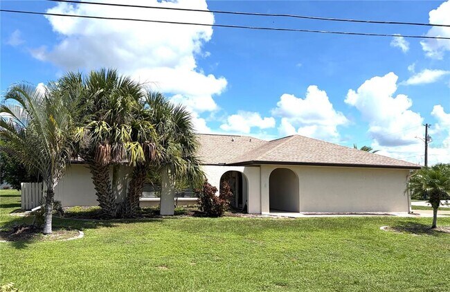 Building Photo - 2129 Amarillo Ln
