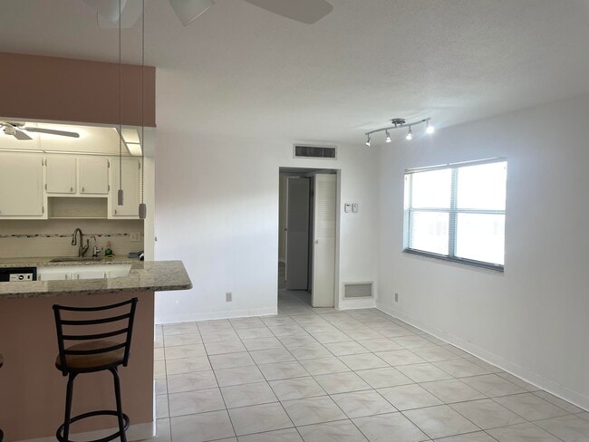 Photo - 659 Brittany Ct