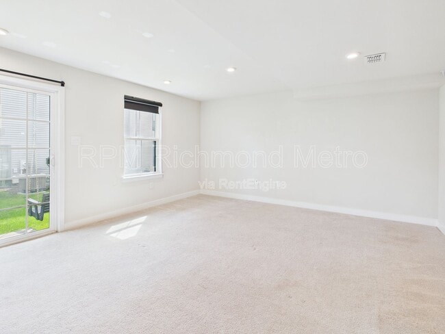 Photo - 2104 Boro Ridge St