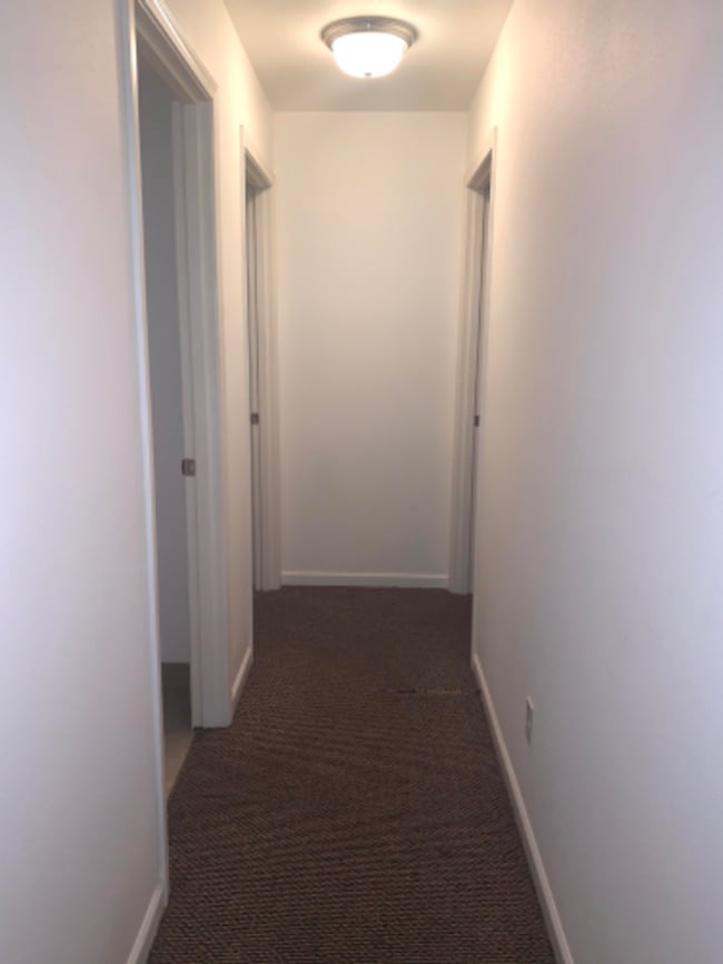 Photo - 2112/2114 Hamilton Duplex Unit 2112