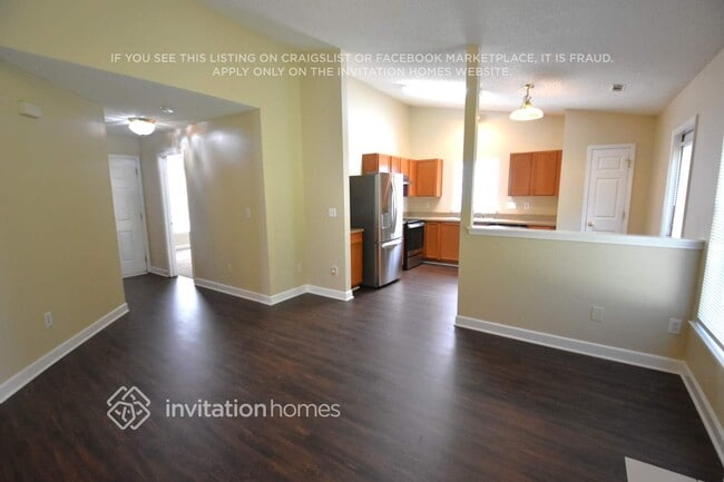 Photo - 847 Anchor Way NE