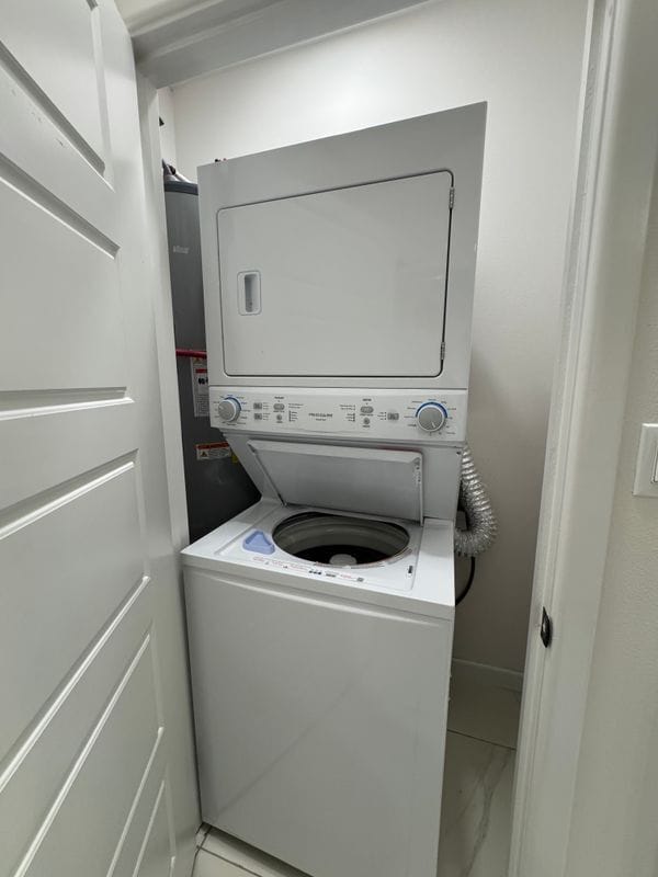 Photo - 1515 W B St