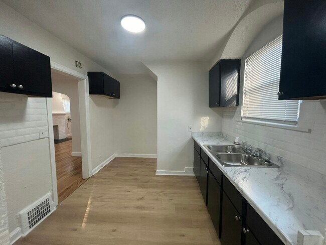 Photo - 9585 Terry St