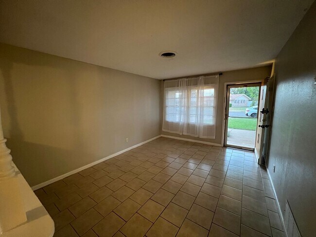 Photo - Wonderful home near 4th st and loop